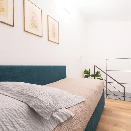 Sweet Apartment *